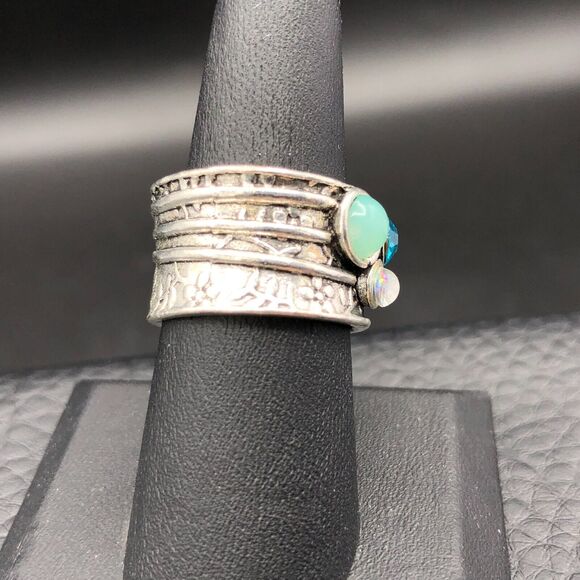 Modern Art Ring Size 7.5 Blue Bezel Set Crystals Textured Silver Tone Wide Band - Picture 4 of 8